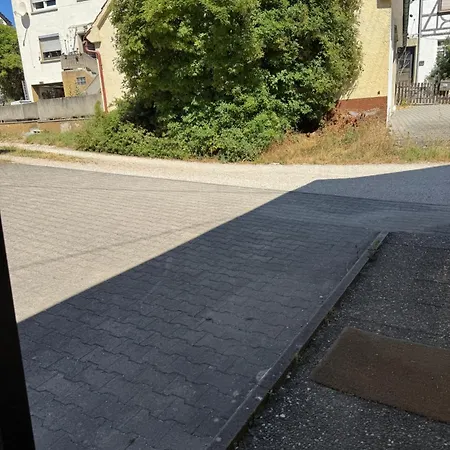 Monteure 1 Privates Mit 2betten Und Gemeinschaftliches Bad In Og 아파트