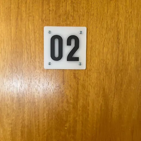 Monteure 1 Privates Mit 2betten Und Gemeinschaftliches Bad In Og 아파트 *