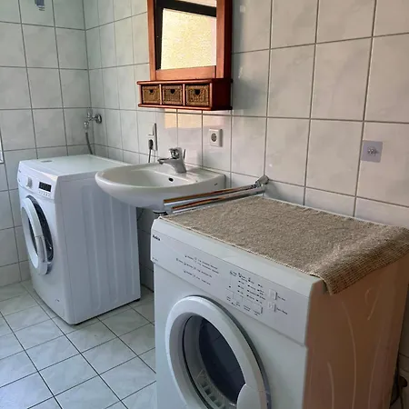 아파트 Monteure 1 Privates Mit 2betten Und Gemeinschaftliches Bad In Og