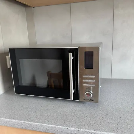 1 Privates Mit 2betten -shared Bathroom And Parking Before House Merklingen